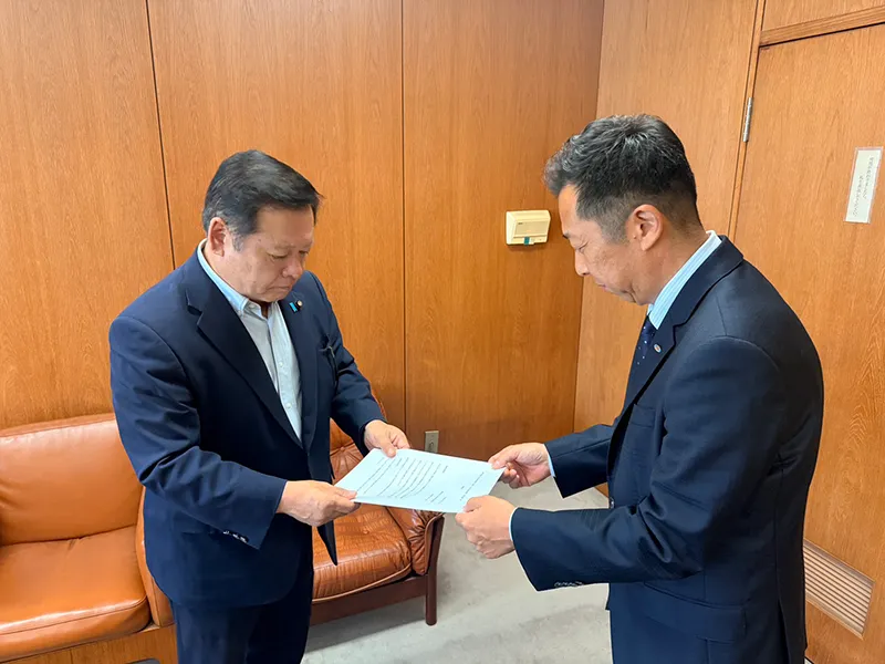 要望書提出の様子
